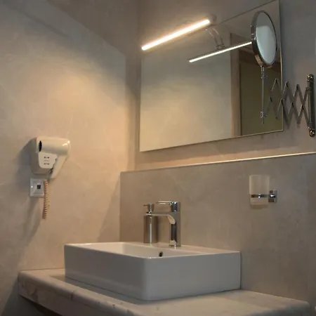 Apollon Filoxenia Hotel