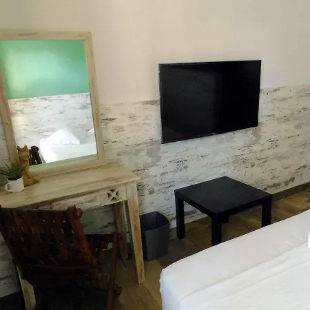 Apollon Filoxenia Hotel