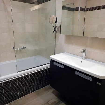 Apollon Filoxenia Hotel