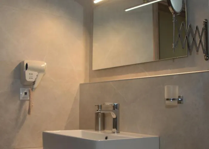 Apollon Filoxenia Hotel