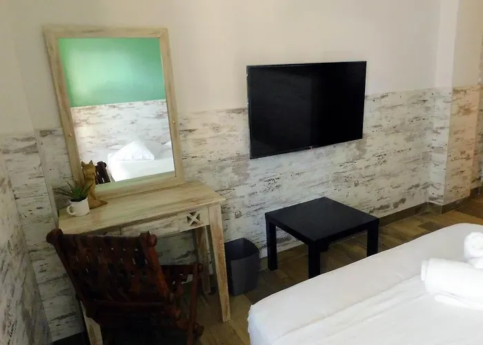 Apollon Filoxenia Hotel