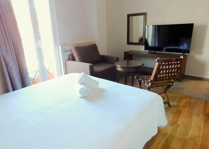 Apollon Filoxenia Hotell 2*