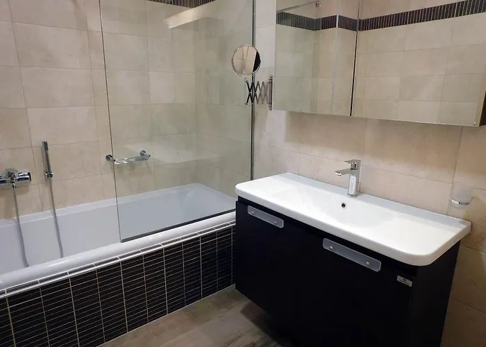 Apollon Filoxenia Hotel