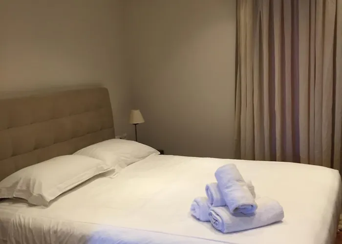 Apollon Filoxenia Hotel